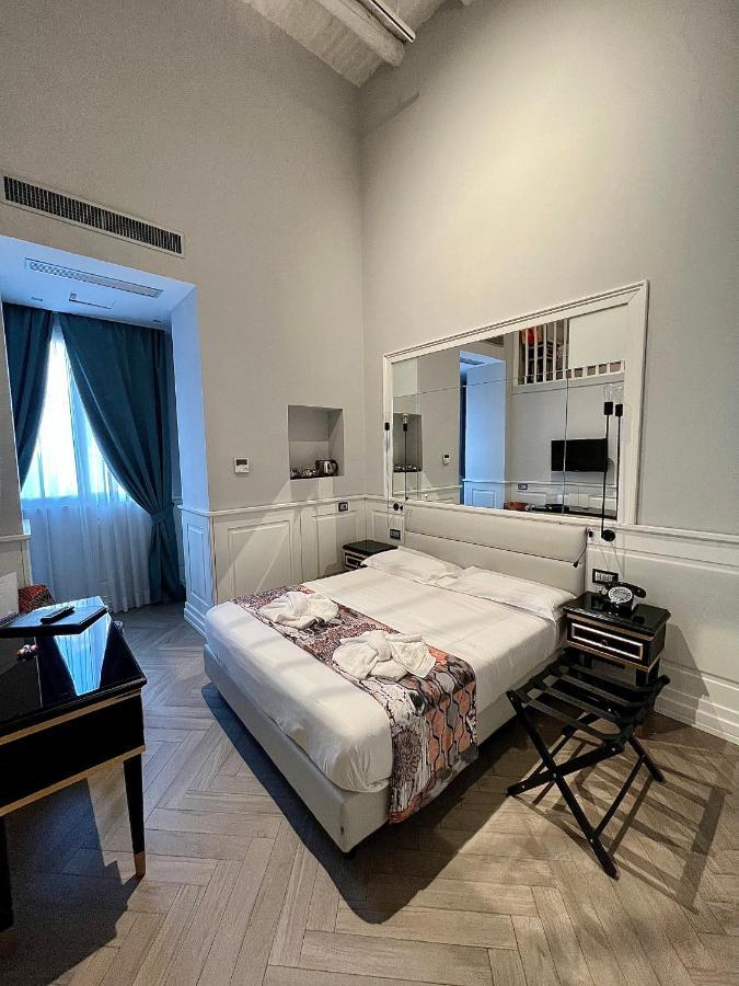 Relais Piazza Vittoria Bed & Breakfast Napoli Bagian luar foto
