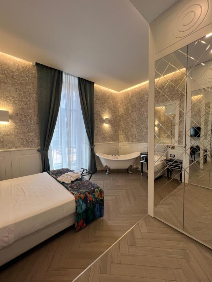 Relais Piazza Vittoria Bed & Breakfast Napoli Bagian luar foto