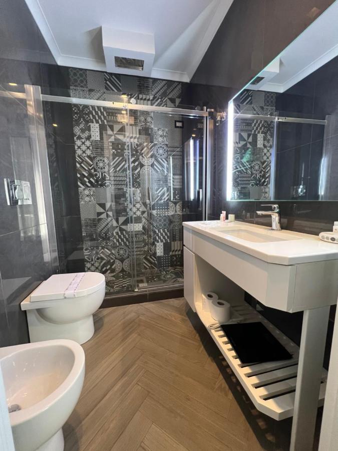 Relais Piazza Vittoria Bed & Breakfast Napoli Bagian luar foto