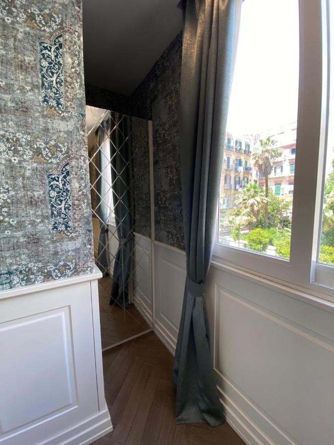 Relais Piazza Vittoria Bed & Breakfast Napoli Bagian luar foto